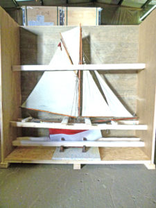 Crate packing a ship